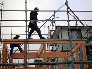 �H�����̗l�q�@�E�l����劈��